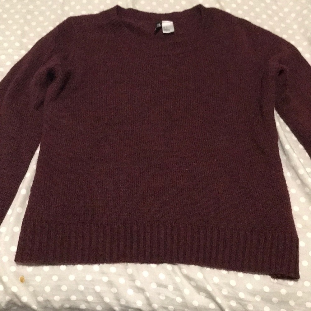 Maroon sweater